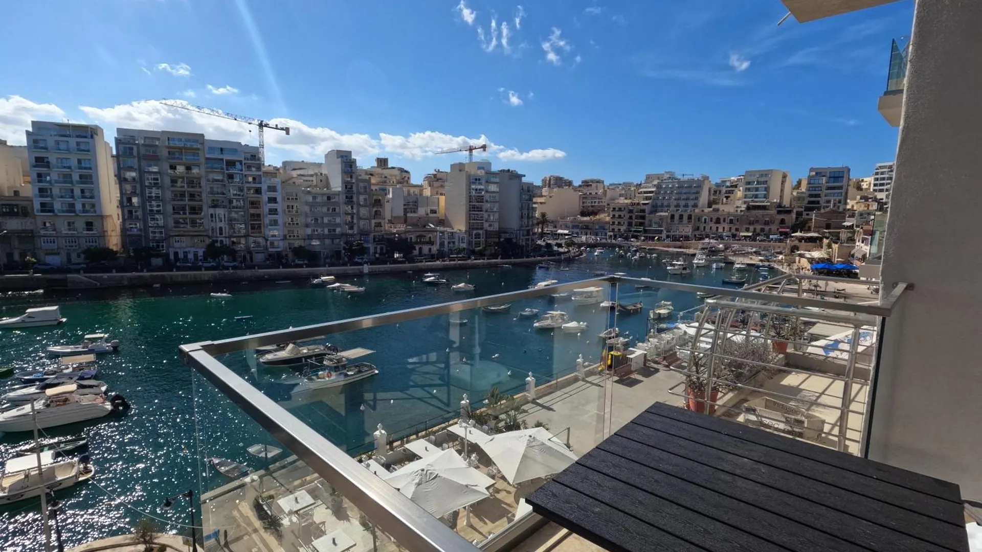 Spinola Seaview Deluxe 1 Bedroom contacts